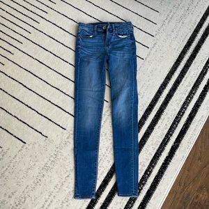 X long AE Skinny jeans. See all pics for details. Barely worn.
